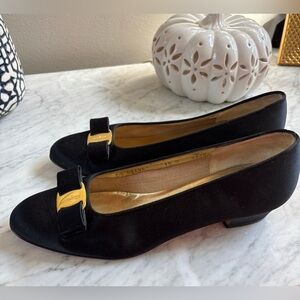 Salvatore Ferragamo Vava bow heels